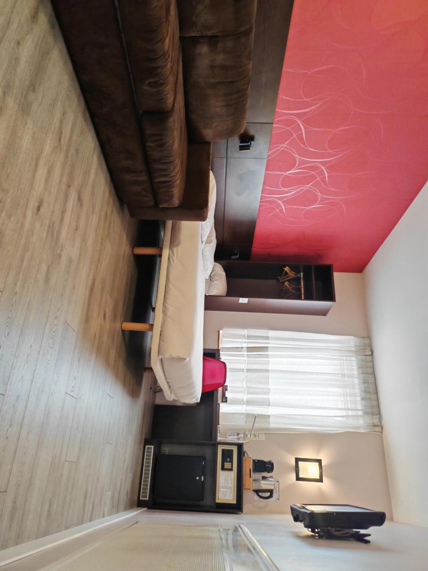 Urban Style, Hotel Le Cheval Noir, Saint-Etienne מראה חיצוני תמונה